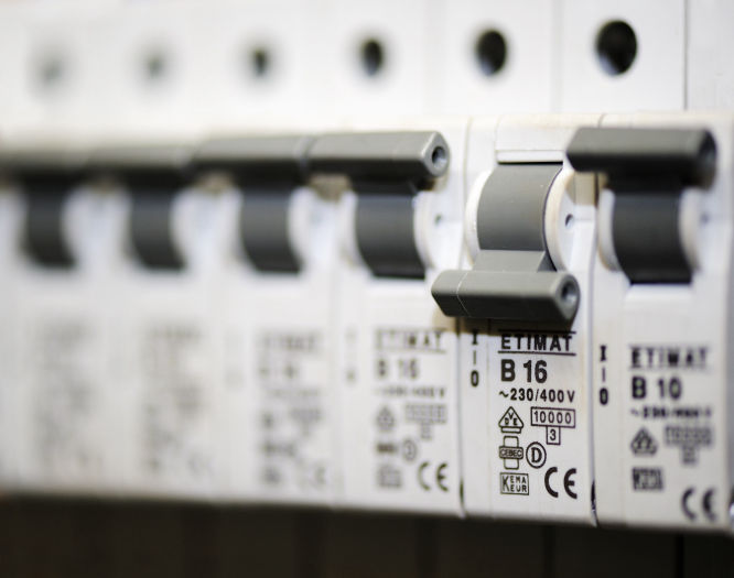 Grésivaudan Electric pour particuliers et professionnels à Domène (Grenoble) : électricité domotique conseils en éclairage chauffage et ventilation